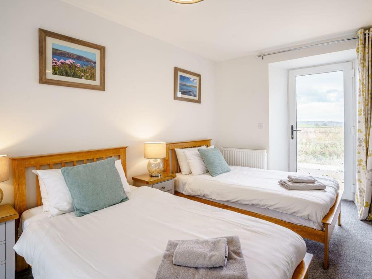 Gwbert Holiday Cottages, Green Meadow Кардиган Екстериор снимка